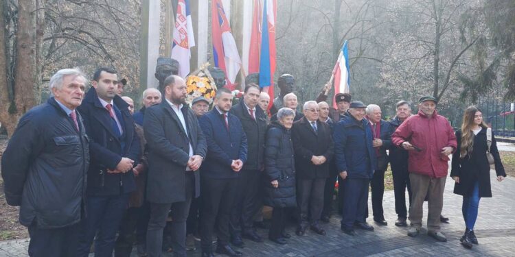 Polaganjem venaca u Parku narodnih heroja u Vakufu obeleženo je 80 godina od oslobođenja Prijepolja