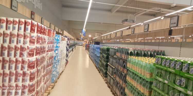 Два трговинска ланца прекршила уредбу о ограничавању маржи, морају да плате 25,5 милиона динара