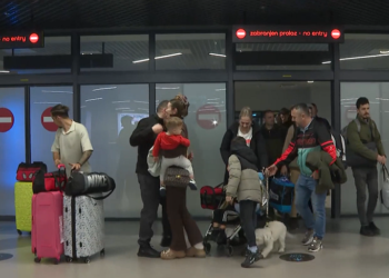 Državljani Srbije i regiona evakuisani iz Izraela sleteli u Beograd