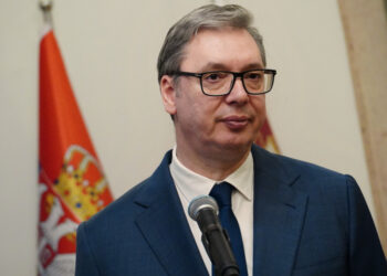Vučić u poseti Dačiću: Podrška ministra u bolničkom lečenju