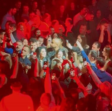 „Dragana Mirković postavila nove standarde: Spektakularan koncert u Njujorku!“