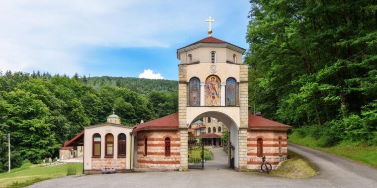 Pijani jeromonah pretio smrću igumanu, policija brzo intervenisala