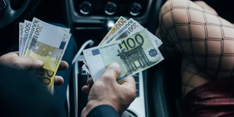 RAZBIJEN LANAC PROSTITUCIJE: Rus na Novom Beogradu eksploatisao devojke uzimajući im 50% prihoda!