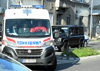 Maloletnik iz škole „Vladislav Ribnikar“ doveden u sud zbog masovnog ubistva