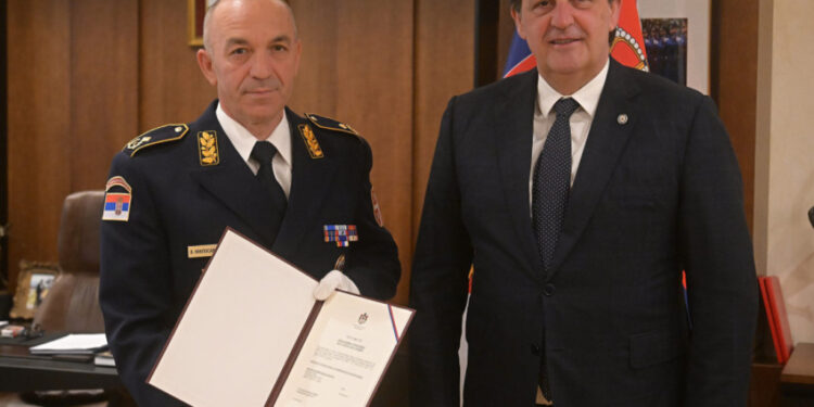 Gašić u Generalštabu uručio ukaz o postavljenju Vladana Milosavljevića na novu dužnost