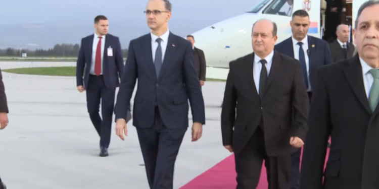 Macut sleteo u Alžir: Premijer Sifi Grib priredio svečani doček