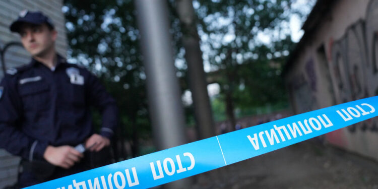 Eksplozija ispred teretane u Zemunu, jedna osoba povređena