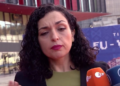 Vjosa Osmani zvanično prenijela dužnost predsednika privremenih prištinskih institucija Aljbuljeni Hadžiju