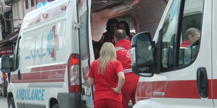Eksplozija kamionske gume u Pljevljima: Muškarac teško povređen, hitno prebačen u bolnicu