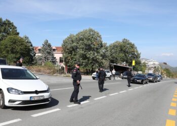 Uznemirujući incident: Vozač na pešačkom prelazu pokosio majku s bebom u kolicima