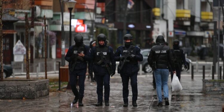 Horor u Đakovici: Dvojica napadača izbola muškarca, žrtva preminula u bolnici