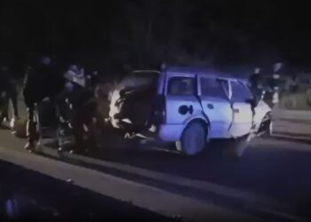 Tragična saobraćajna nesreća kod Novog Pazara: Tri života izgubljena, automobili potpuno uništeni.