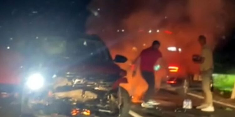 Stravičan lančani sudar kod Podgorice: Motociklisti i automobili se sudarili, vozila u plamenu!