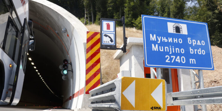 Otklonjena opasnost u tunelu Munjino brdo, saobraćaj u dvosmernom režimu u desnoj cevi 1 Otklonjena opasnost u tunelu Munjino brdo, saobraćaj u dvosmernom režimu u desnoj cevi
