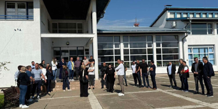 Skupovi podrške uhapšenim direktorima srpskih ustanova i danas u opštini Gračanica 1 Skupovi podrške uhapšenim direktorima srpskih ustanova i danas u opštini Gračanica