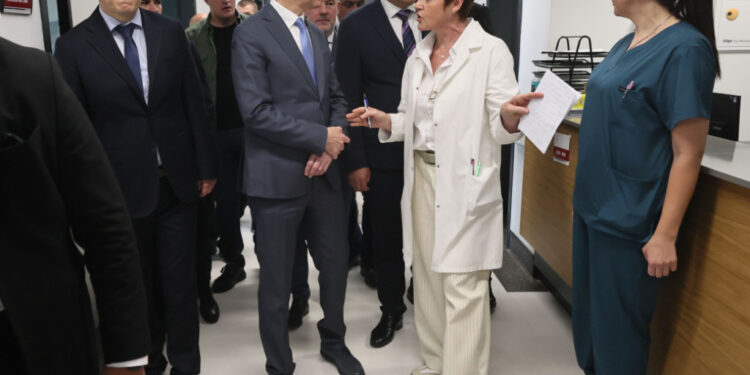 Macut sa Minićem obišao bolnicu u Trebinju