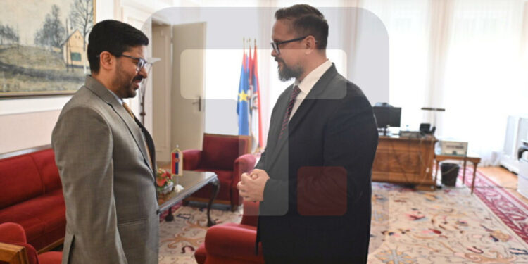 Juhas i ambasador Indije razgovarali o jačanju saradnje i indijskim investicijama u AP Vojvodini 1 Juhas i ambasador Indije razgovarali o jačanju saradnje i indijskim investicijama u AP Vojvodini