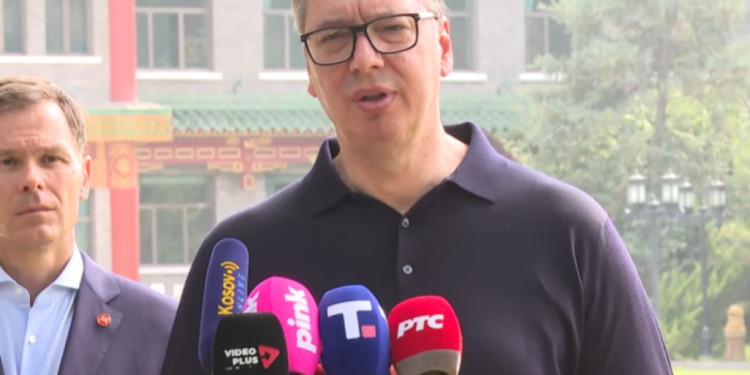 Aleksandar Vučić: Doček koji nam je priređen pokazao koliko su odnosi Srbije i Kine čvrsti 1 Vučić: Nadam se da ćemo ostvariti najvažnije nacionalne i državne interese