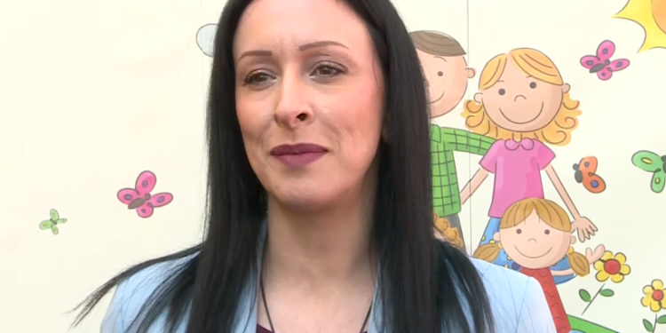 Jelena Žarić Kovačević: Podignut cenzus za dečiji dodatak, isplatili smo više od 802 miliona dinara 1 Jelena Žarić Kovačević: Podignut cenzus za dečiji dodatak, isplatili smo više od 802 miliona dinara