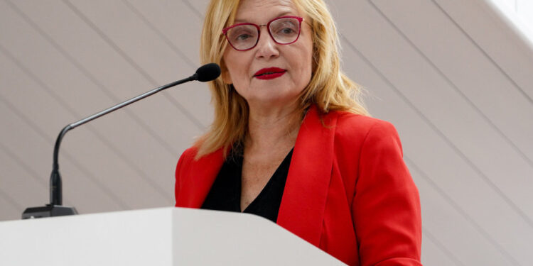 Verica Jovanović: Javno zdravlje obuhvata širok obim rada kada je reč o zdravstvenoj zaštiti 1 Verica Jovanović: Javno zdravlje obuhvata širok obim rada kada je reč o zdravstvenoj zaštiti