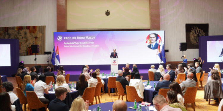 U Palati Srbija počela međunarodna konferencija o fertilitetu, prisustvuju Macut i Macura