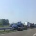 <p><strong>Havarija na autoputu kod Požarevca: Kamion izleteo u suprotan smer</strong></p> 4 Havarija na autoputu kod Požarevca: Kamion izleteo u suprotan smer