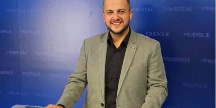 Elvin Banjica: „Pravi Prijepoljci u džamijama i crkvama vide deo vlastitog grada i njegove tradicije“ 1 Elvin Banjica: „Pravi Prijepoljci u džamijama i crkvama vide deo vlastitog grada i njegove tradicije“