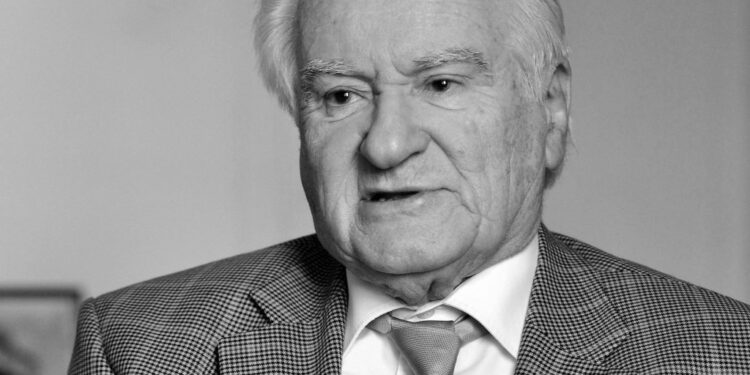 Fondacija Centar za demokratiju: Odlaskom Mićunovića društvo izgubilo najznačajniju figuru u borbi za demokratiju 1 Fondacija Centar za demokratiju: Odlaskom Mićunovića društvo izgubilo najznačajniju figuru u borbi za demokratiju