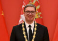 Vučić u kompaniji Mint u Đasingu, dočekali ga roboti uz srpsko kolo 2 Vučić u kompaniji Mint u Đasingu, dočekali ga roboti uz srpsko kolo