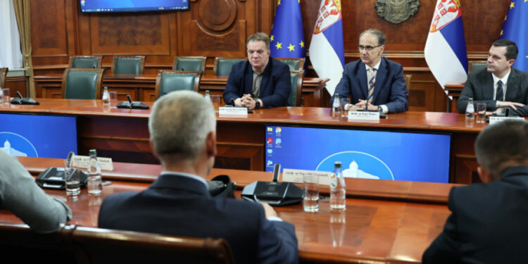 Premijer Macut sa dekanima društvenih fakulteta nastavio razgovore o visokom školstvu