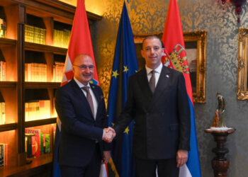 Đurić i Radman razgovarali o unapređenju odnosa Srbije i Hrvatske u Subotici Đurić sa šefom diplomatije Hrvatske Radmanom razgovarao o bilateralnim odnosima i prilikama na Zapadnom Balkanu 1 Đurić i Radman razgovarali o unapređenju odnosa Srbije i Hrvatske u Subotici Đurić sa šefom diplomatije Hrvatske Radmanom razgovarao o bilateralnim odnosima i prilikama na Zapadnom Balkanu
