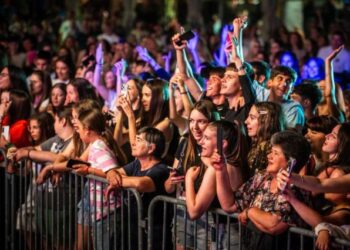Prvi Youth Village oživeo Trg partizana: Od kreativnih radionica do uzbudljivog koncerta!