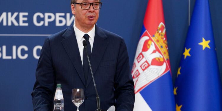 Vučić: Poziv na ujedinjenje i smirivanje tenzija pre skupa 27. juna Vučić: Ne želim bes ispred Skupštine 27. juna, već da se zajedno borimo za Srbiju