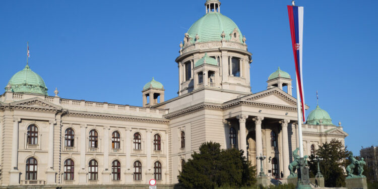 Nastavak vanredne sednice Skupštine Srbije s pitanjima za izvršnu vlast Skupština nastavila vanrednu sednicu, poslanici prvo postavljaju pitanja