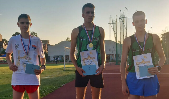 Mihailo Jakšić osvojio srebro na juniorskom prvenstvu u Ćupriji uz novi lični rekord!