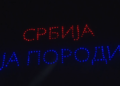 Dron show iznad Narodne Skupštine najavljuje skup „Srbija moja porodica“ Iznad Skupštine u Beogradu održan „Dron show“ kojom je najavljen skup Srbija moja porodica